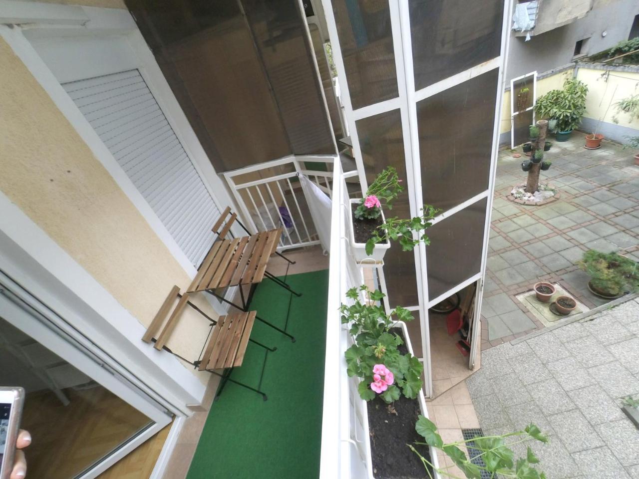 City Center Garden Загреб Екстериор снимка