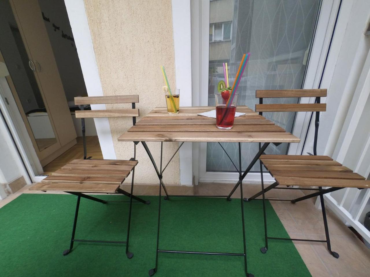 City Center Garden Загреб Екстериор снимка
